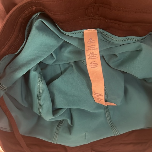 NEW / Lululemon T.H.E. Short 9 
Lux. / B003 - Picture 13 of 13